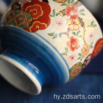 Japanese ապոնական թեյի թեյը բալի ծաղկում է